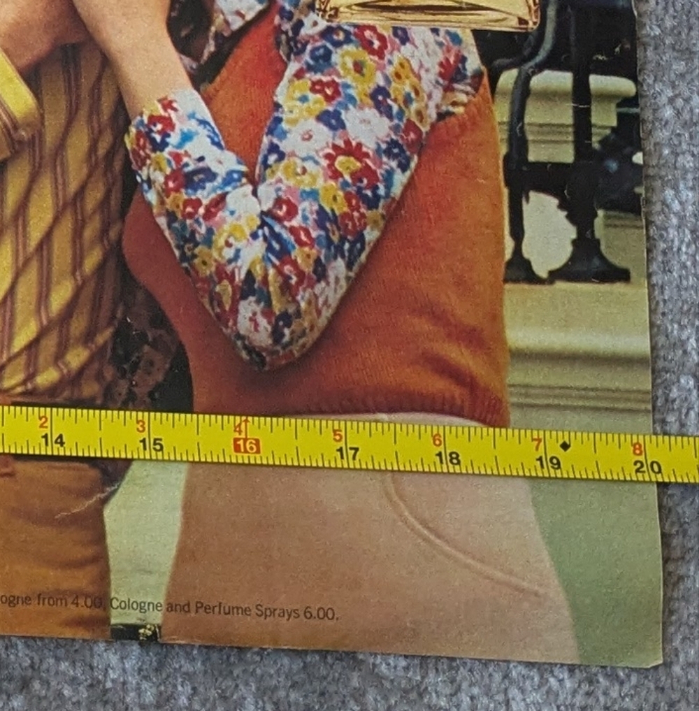 Chanel No. 5 Ad, 1972 Seventeen Magazine Vintage Perfume Retro Advertisement - Picture 2 of 6